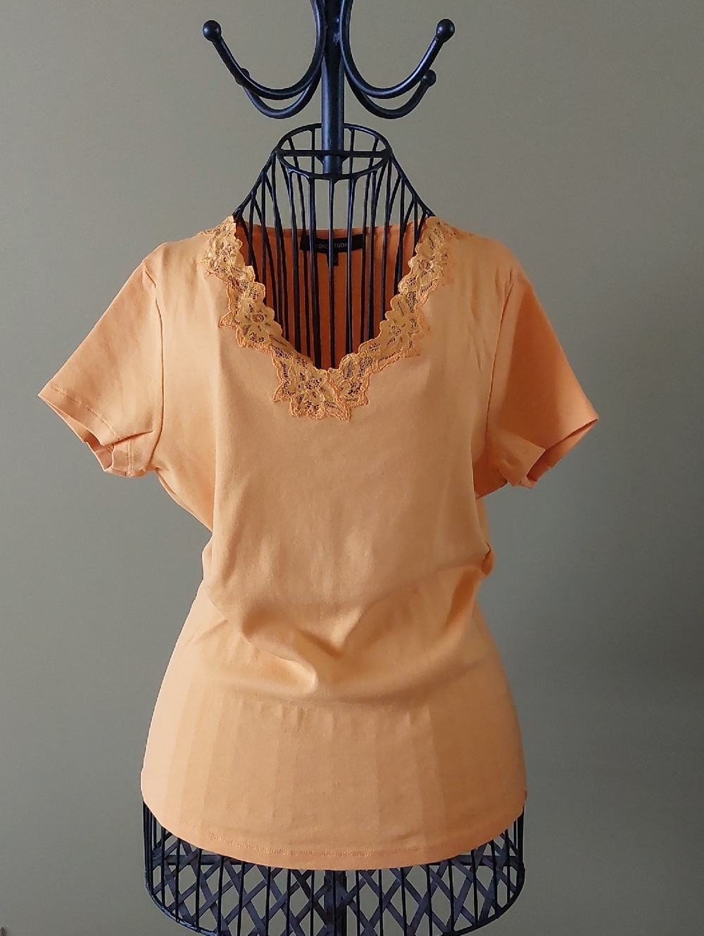 Jones Studio Peach Lace-Trim Short Sleeve Tee